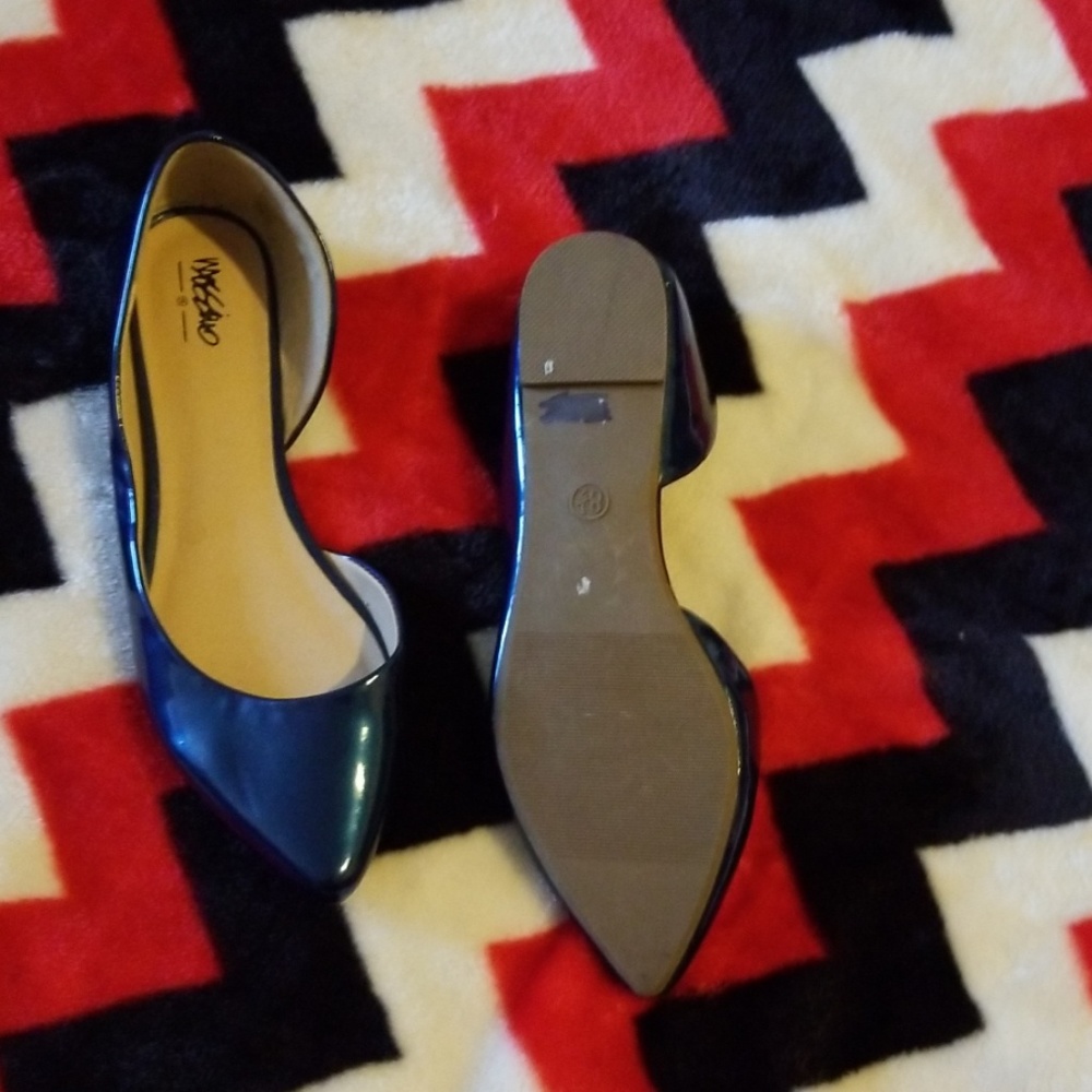 Shoes - Picture 2 of 2